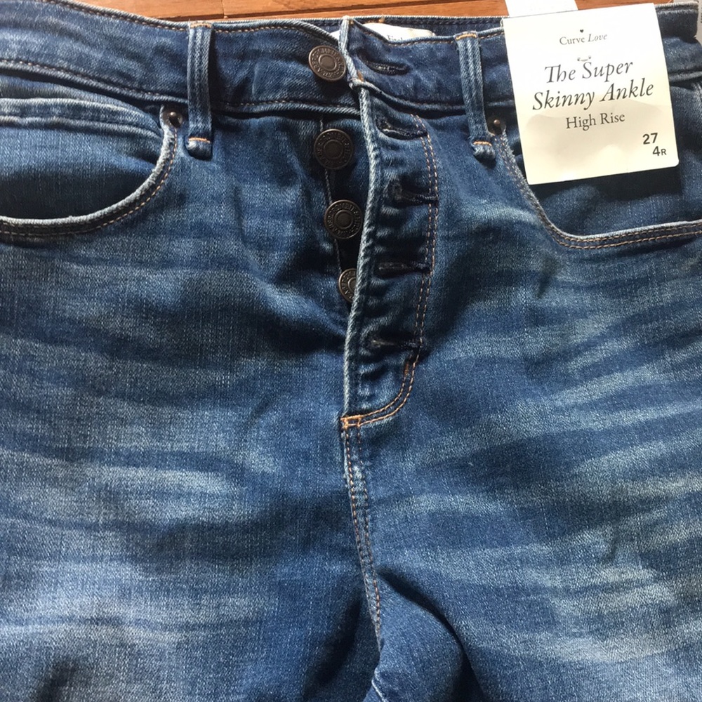 New with tags! Abercrombie curve love jeans